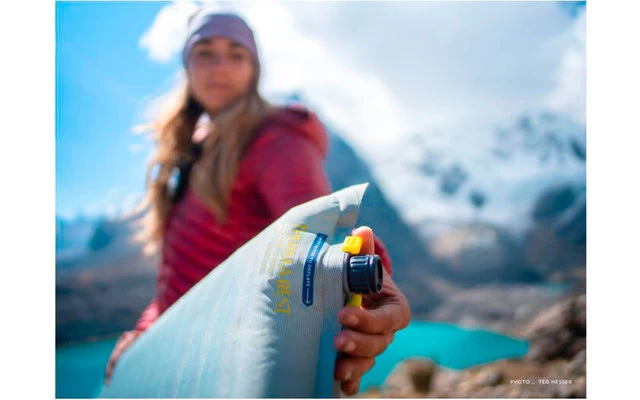 Therm-a-Rest NeoAir Topo Print Isomatte Regular 183 X 51 Cm – Bild 7